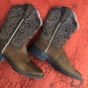 Women Ariat boots